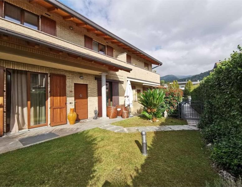 casa indipendente in vendita ad Albese con Cassano