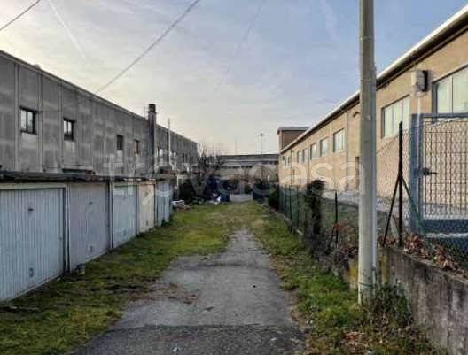 negozio in vendita ad Albese con Cassano
