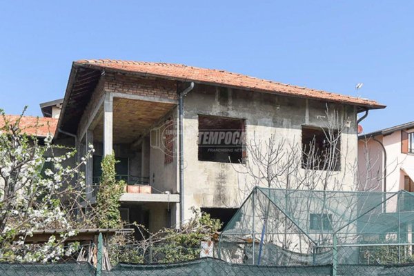 casa indipendente in vendita ad Albese con Cassano