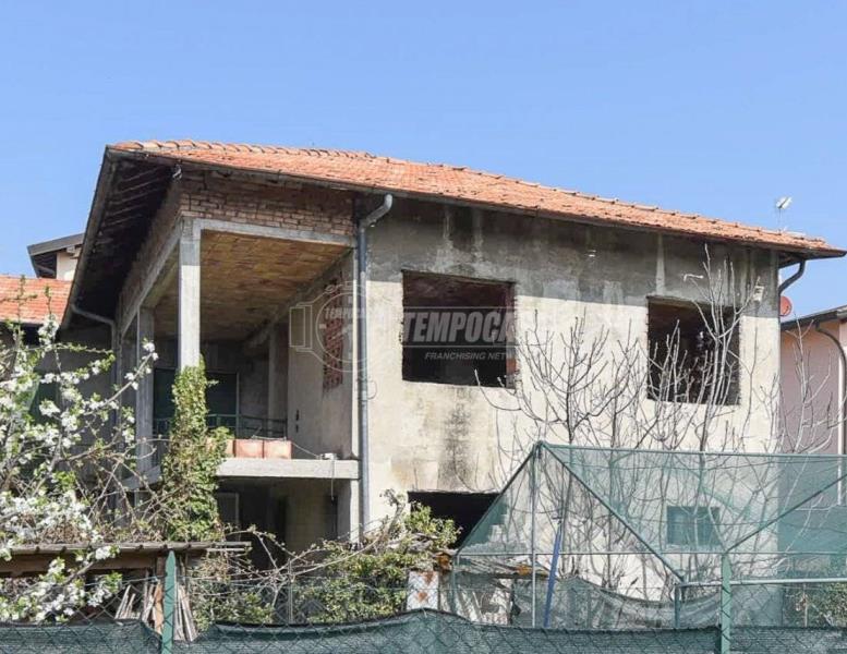 casa indipendente in vendita ad Albese con Cassano