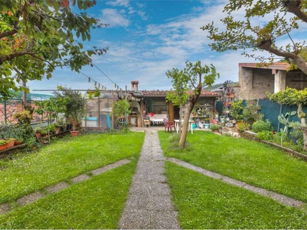casa indipendente in vendita ad Albese con Cassano