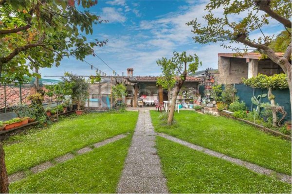casa indipendente in vendita ad Albese con Cassano