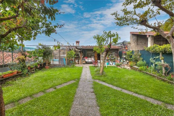 casa indipendente in vendita ad Albese con Cassano