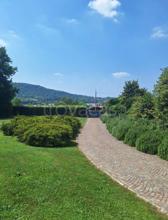 casa indipendente in vendita ad Albese con Cassano