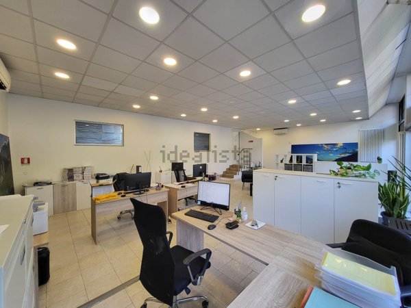 ufficio in vendita ad Albese con Cassano