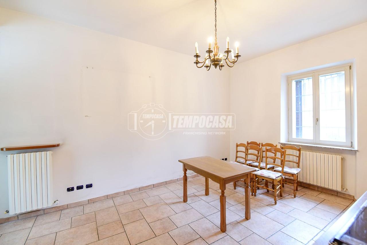 appartamento in vendita ad Albese con Cassano