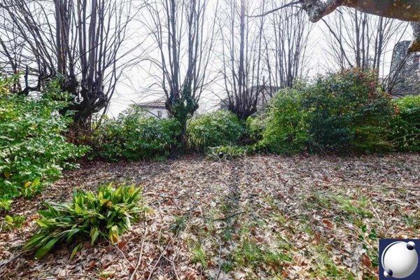 terreno edificabile in vendita ad Albese con Cassano