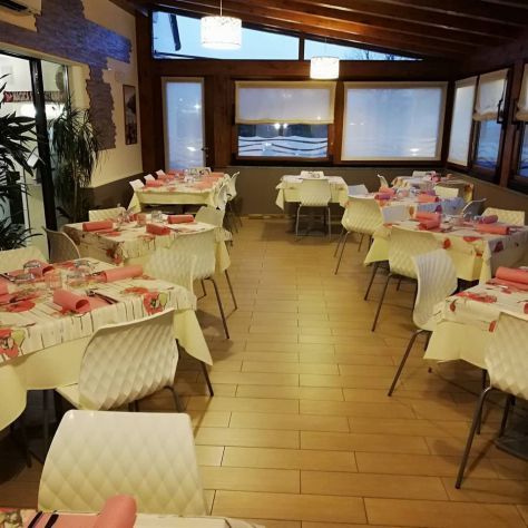 negozio in vendita ad Albese con Cassano