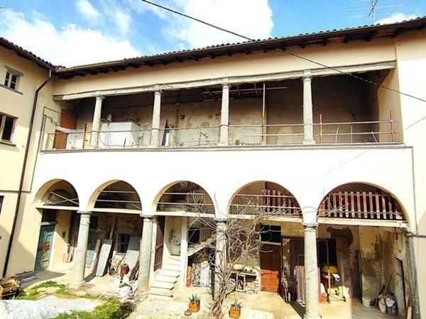 casa indipendente in vendita ad Albese con Cassano