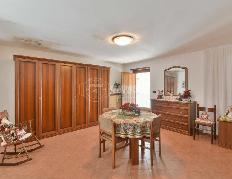casa indipendente in vendita ad Albese con Cassano in zona Cassano