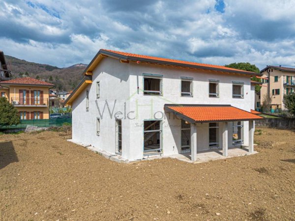 casa indipendente in vendita ad Albese con Cassano
