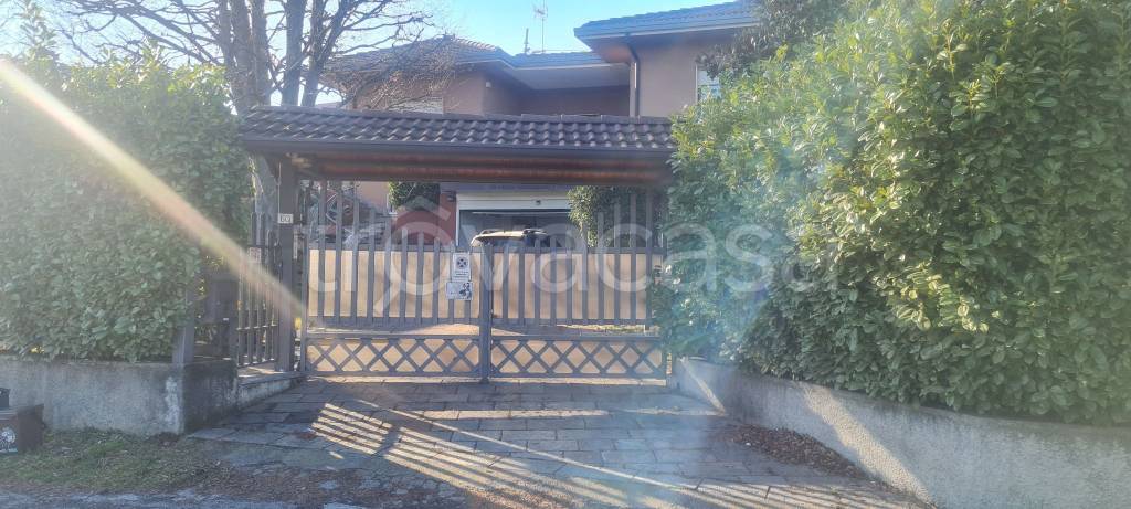 casa indipendente in vendita ad Albese con Cassano in zona Cassano