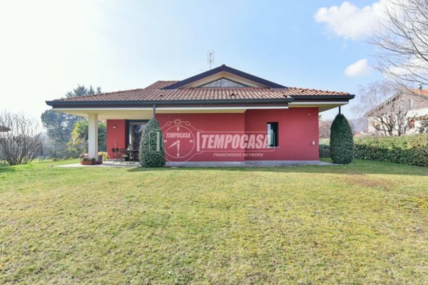 casa indipendente in vendita ad Albese con Cassano in zona Cassano