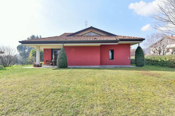 casa indipendente in vendita ad Albese con Cassano in zona Cassano