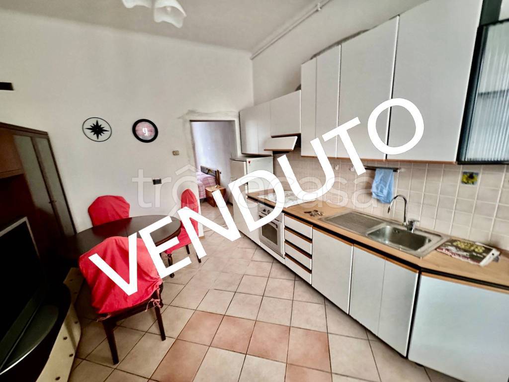 appartamento in vendita ad Albiolo