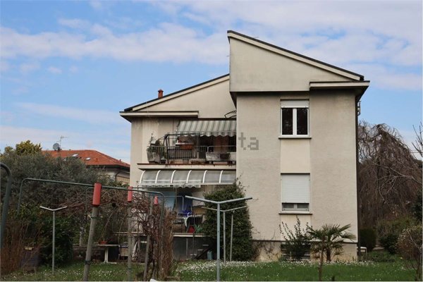 appartamento in vendita ad Albiolo