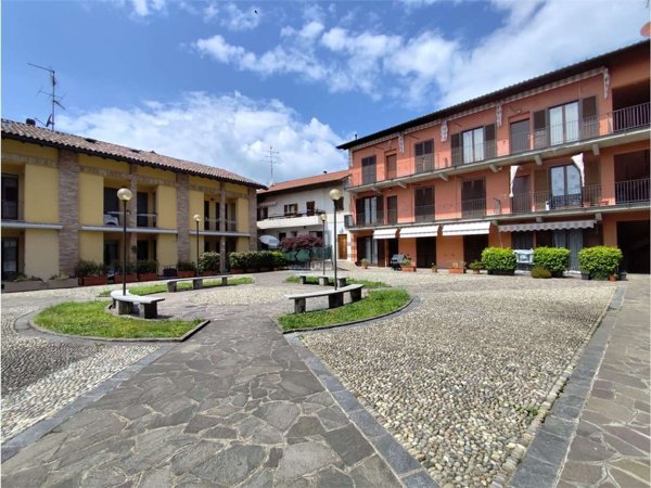 appartamento in vendita ad Albiolo
