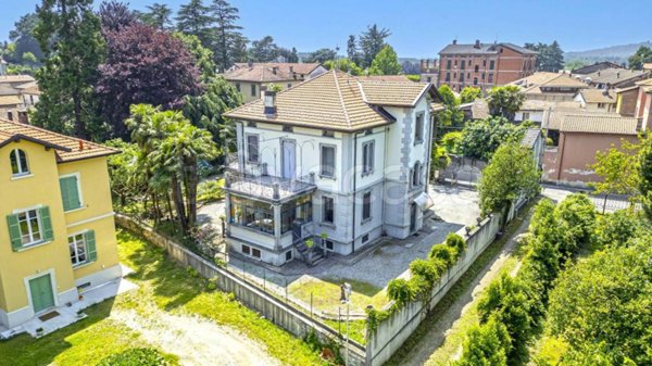 casa indipendente in vendita ad Albiolo