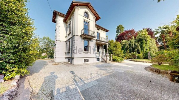 casa indipendente in vendita ad Albiolo