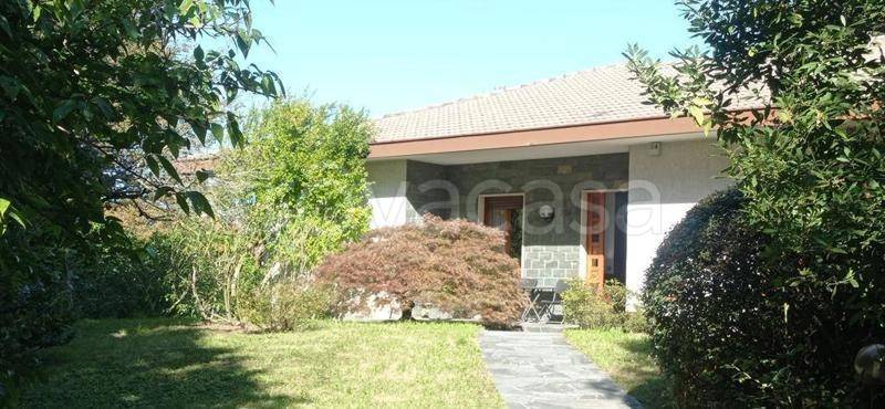 casa indipendente in vendita ad Albiolo