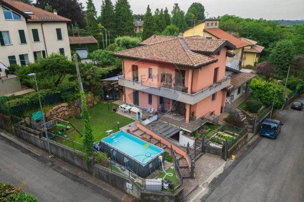 casa indipendente in vendita ad Albiolo