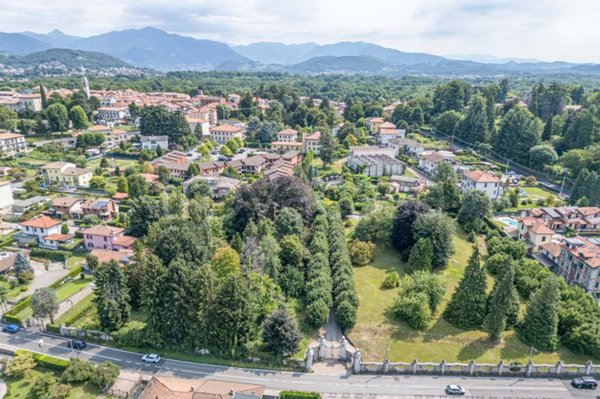 casa indipendente in vendita ad Albiolo