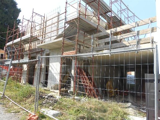 casa indipendente in vendita ad Albiolo