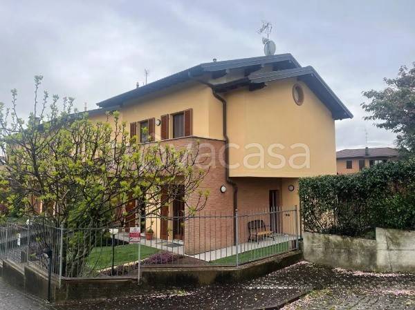casa indipendente in vendita ad Albiolo