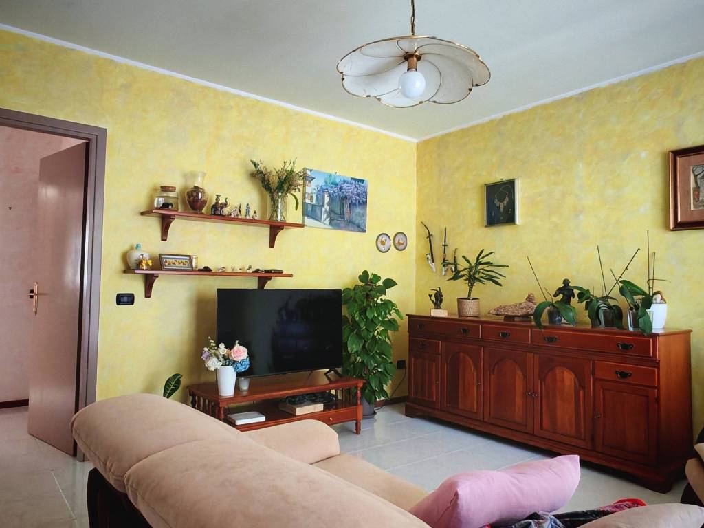 appartamento in vendita ad Albiolo