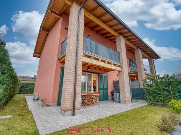 appartamento in vendita ad Albiolo