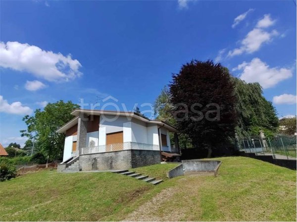 casa indipendente in vendita ad Albiolo