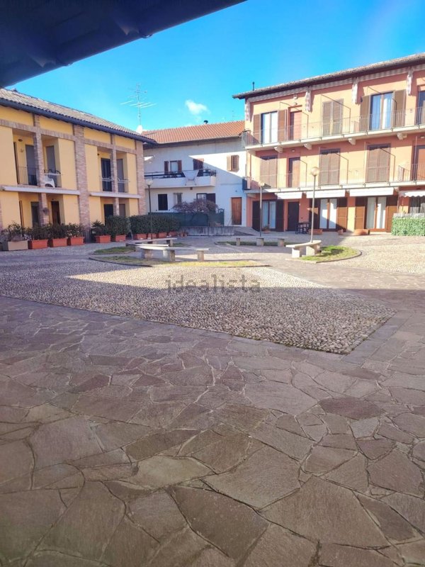 appartamento in vendita ad Albiolo