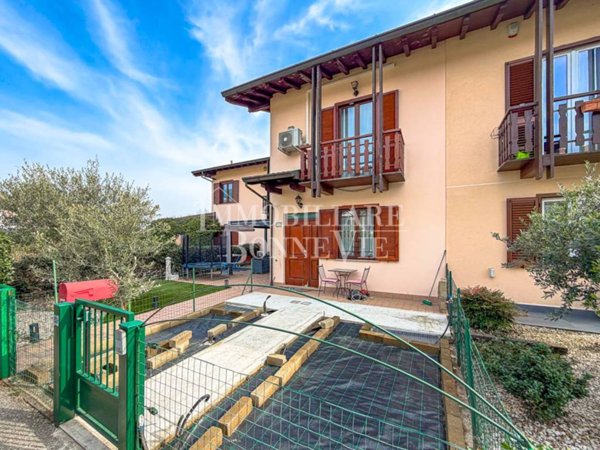 casa indipendente in vendita ad Albiolo