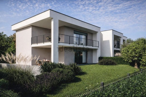 appartamento in vendita ad Albiolo