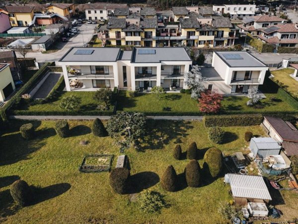 appartamento in vendita ad Albiolo