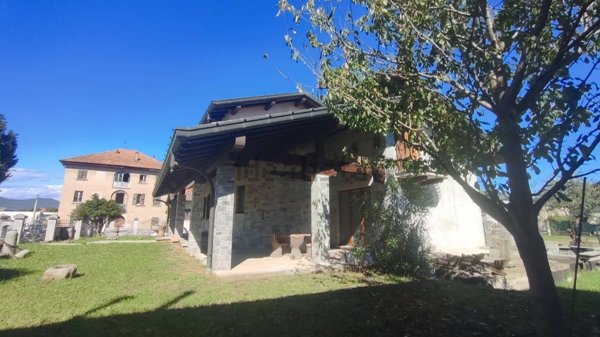 casa indipendente in vendita ad Albiolo
