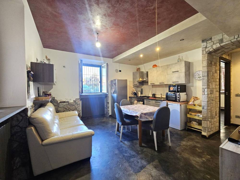 appartamento in vendita ad Albiolo