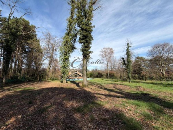 terreno edificabile in vendita ad Albiolo