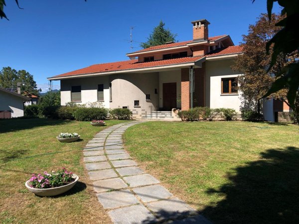 casa indipendente in vendita ad Albiolo