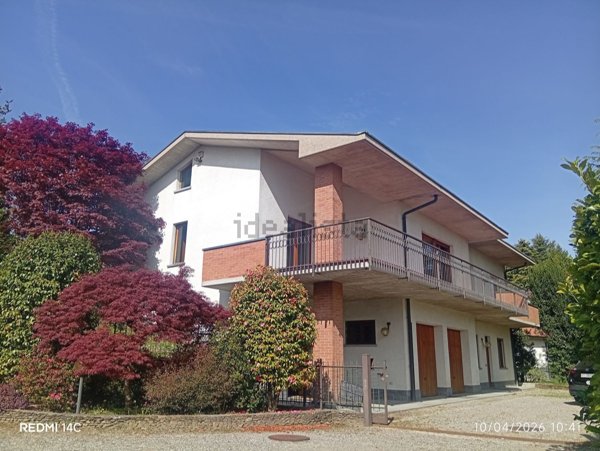 casa indipendente in vendita ad Albiolo