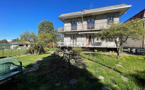 appartamento in vendita ad Albiolo