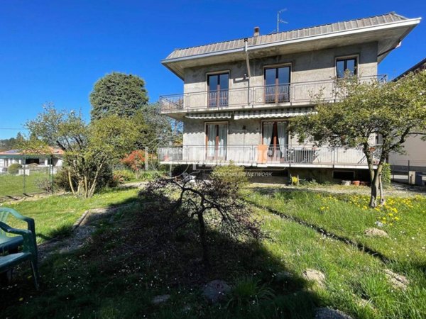 appartamento in vendita ad Albiolo