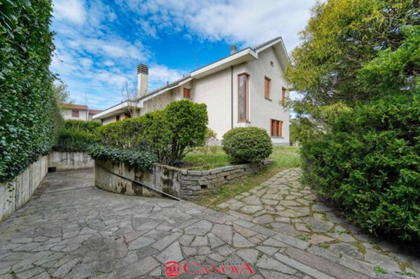 casa indipendente in vendita ad Albiolo
