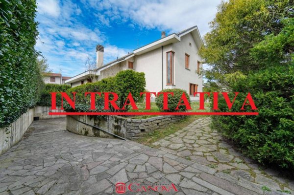 casa indipendente in vendita ad Albiolo