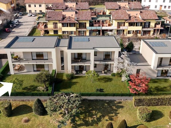 appartamento in vendita ad Albiolo