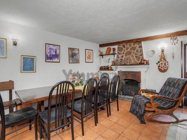 casa indipendente in vendita ad Albiolo