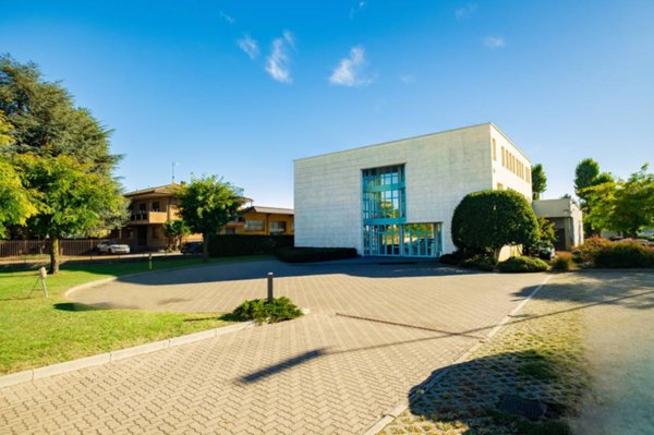 locale di sgombero in vendita ad Albiolo