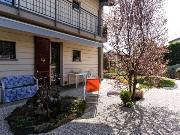 casa indipendente in vendita ad Alserio