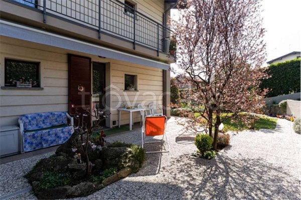 casa indipendente in vendita ad Alserio