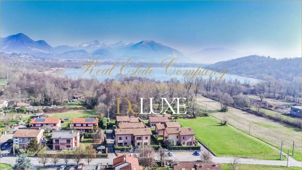 casa indipendente in vendita ad Alserio